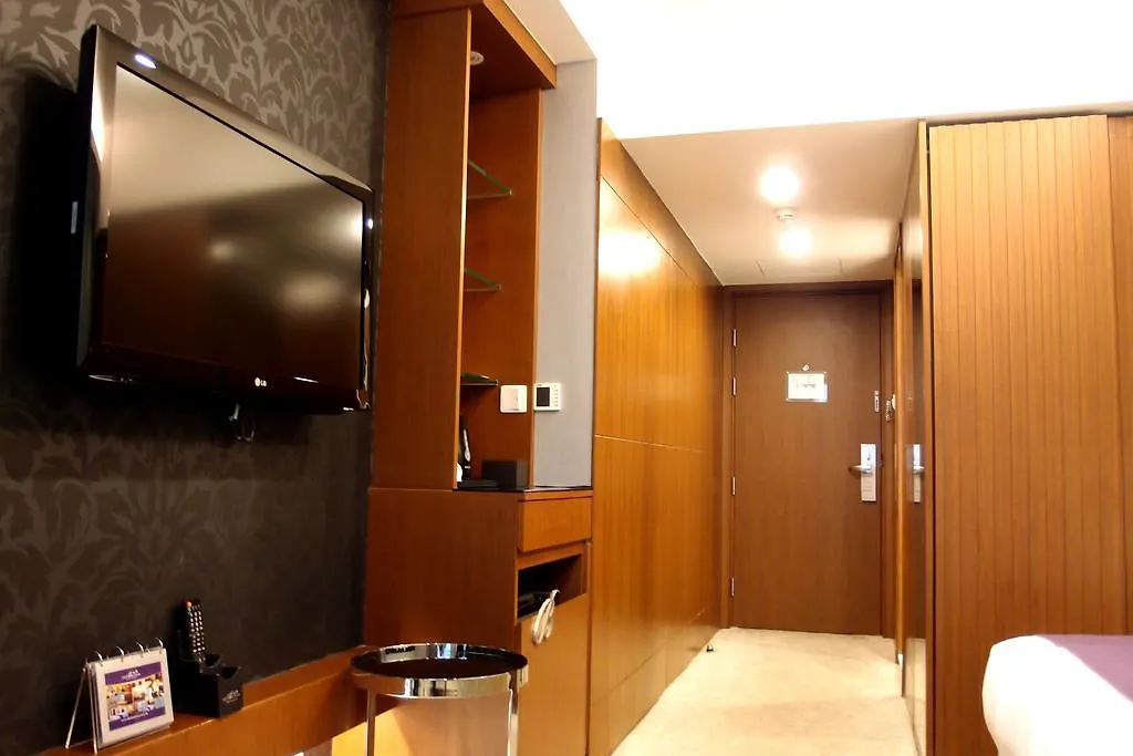 The Bauhinia Hotel - Central Hong Kong